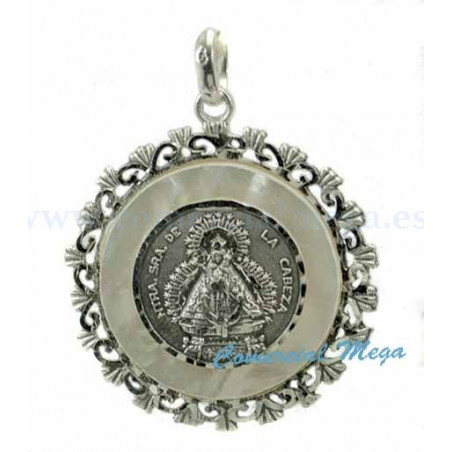 Medalla de la Virgen de la Cabeza con nácar